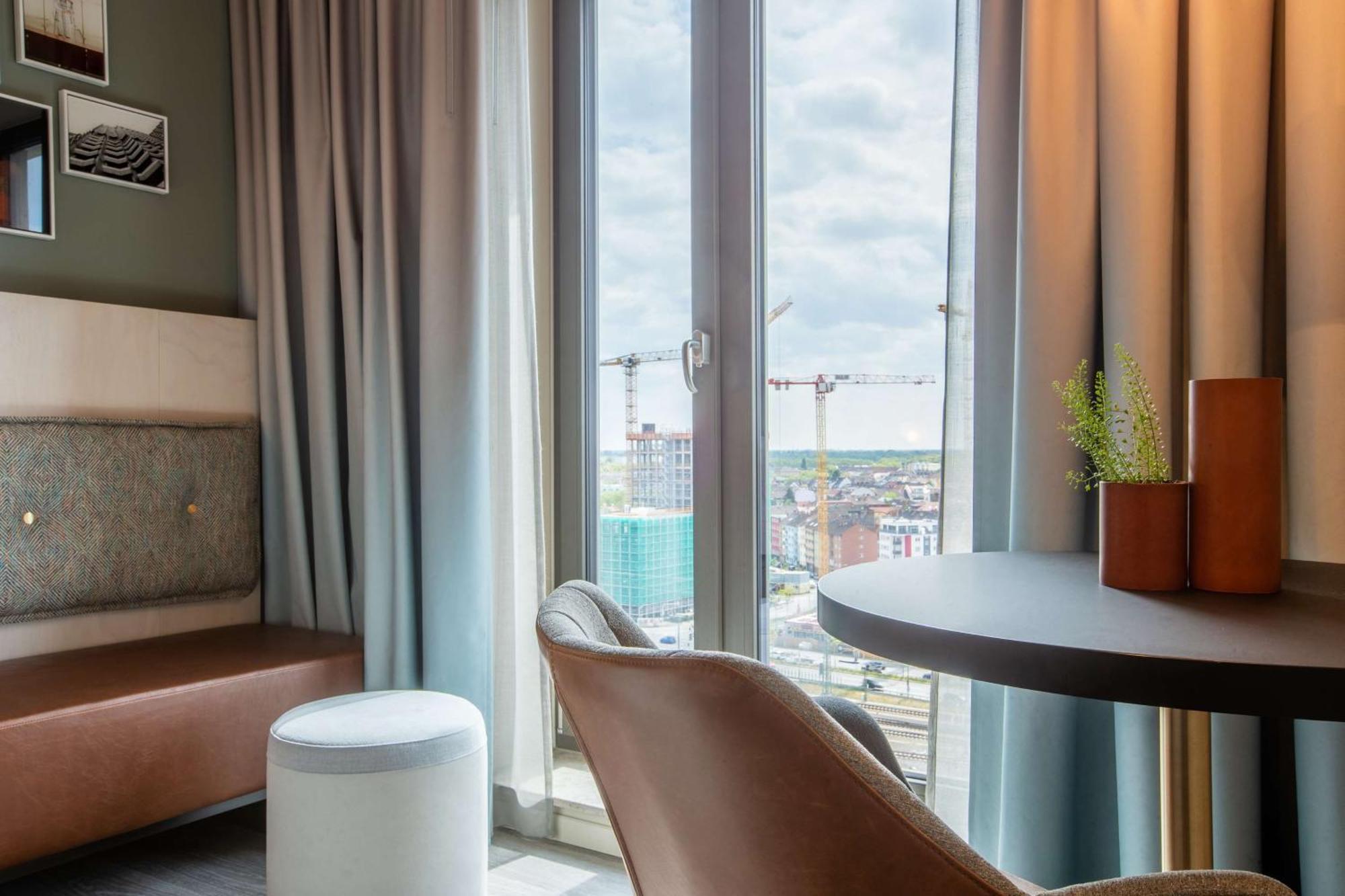Hilton Garden Inn Mannheim Buitenkant foto